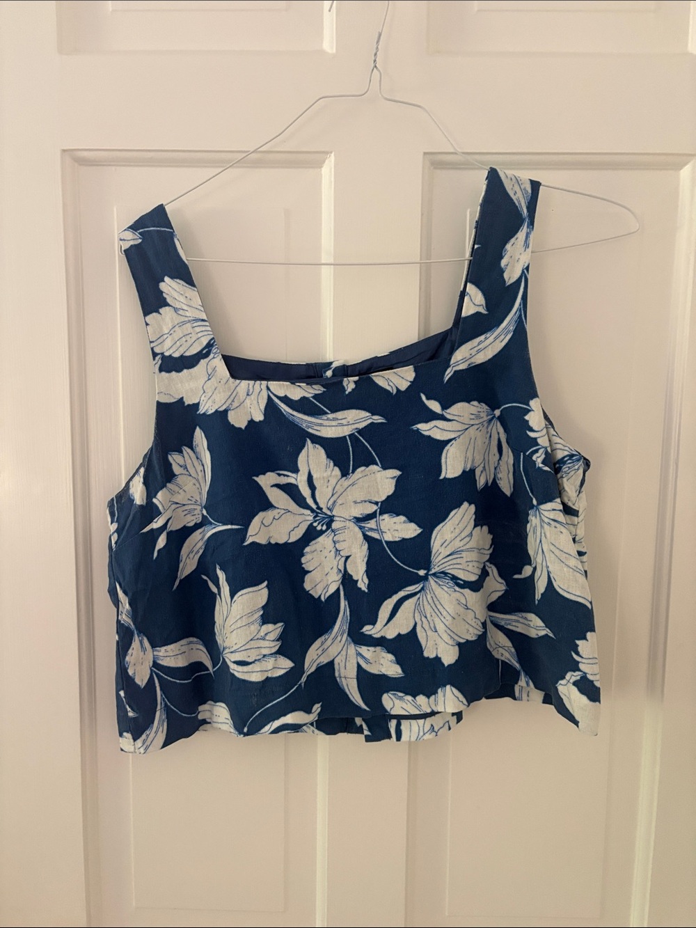 GAP Navy Blue Floral Crop Tank
